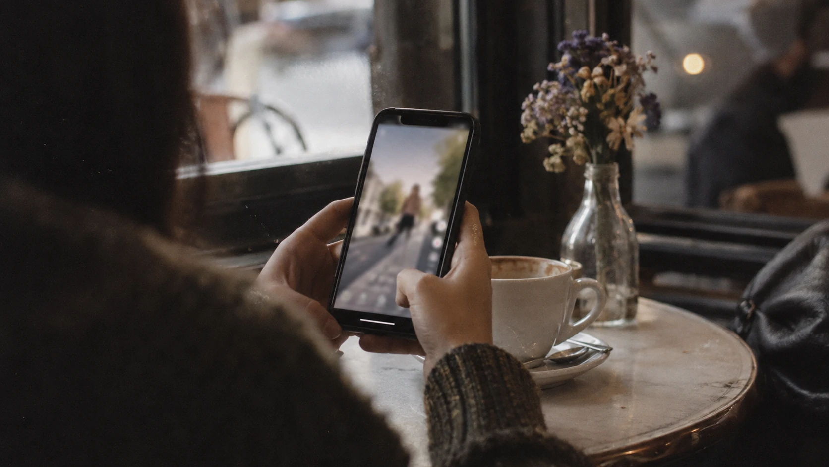 StoriesUG : voir des stories anonymement, risques et alternatives